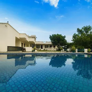 Hotel Devraj Villa-luxury Pool